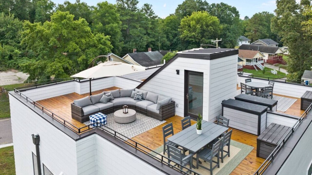 Durham Apartment | On Cloud Durham + 2BR w/ Rooftop Deck