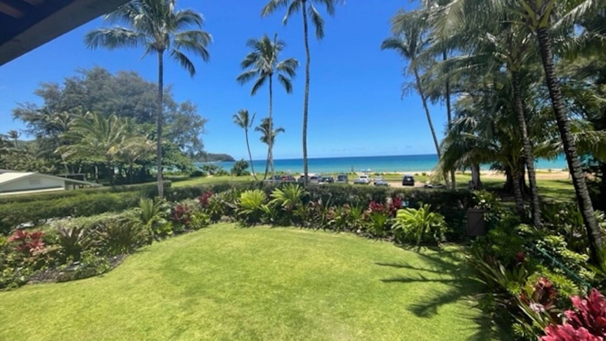 Hanalei House | On Hanalei bay with panoramic ocean views. Steps to the beach and walk to town.