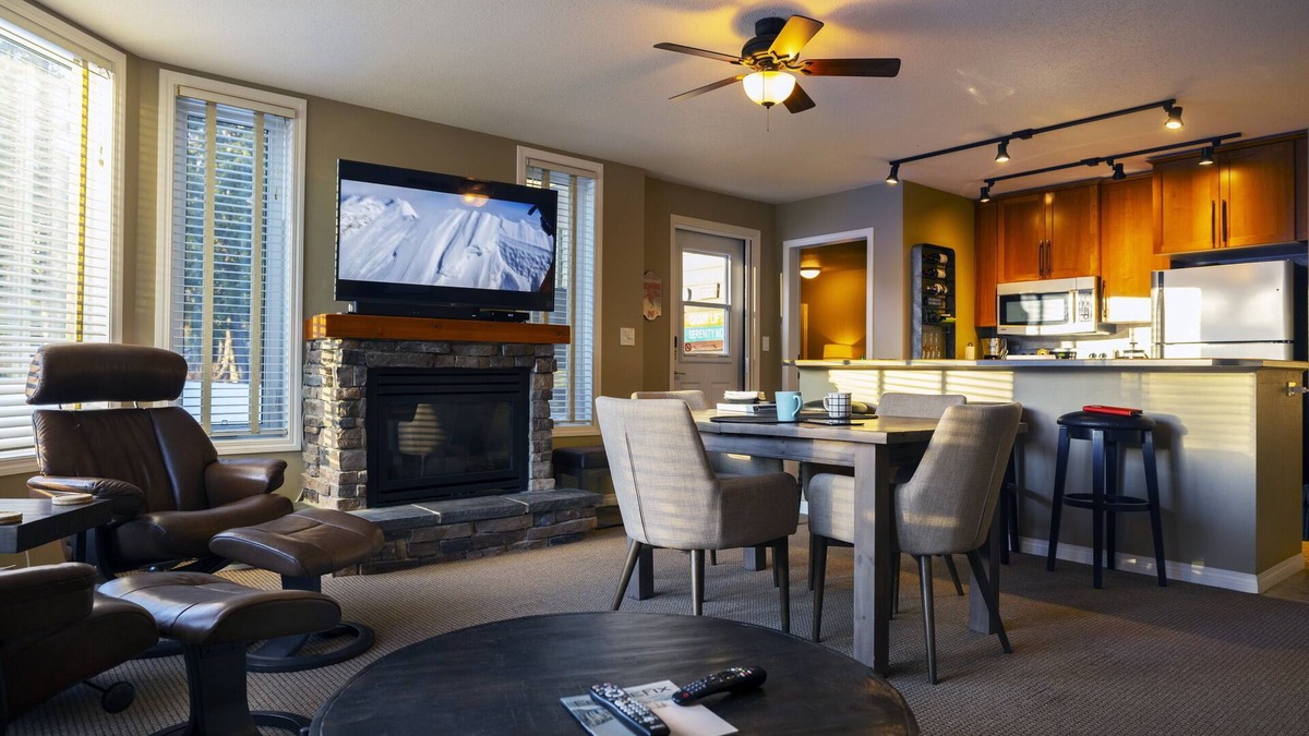 East Kootenay Condo | On mountain 2 bedroom 2 bathroom condo, access to hot tub and sauna