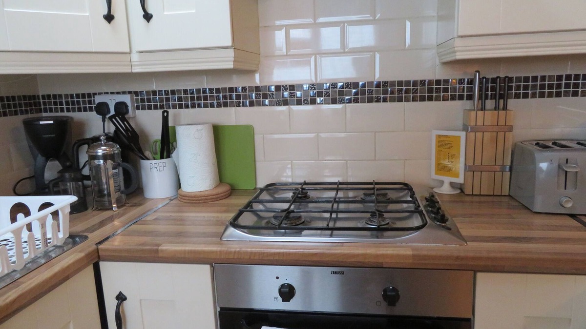 Dublin House | On quiet street in Dublin city centre, 3 bedroom 2 bath nr OConnell St