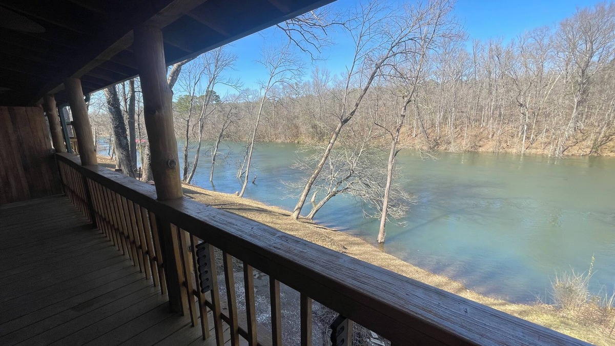 Heber Springs Cabin | On River Time at Lobo #9! Cabin on Little Red River in Heber Springs
