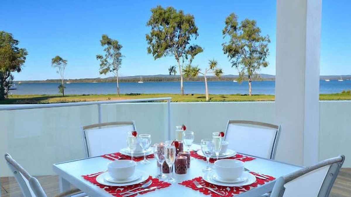 Tin Can Bay Apartment | "On The Bay" At Tin Can Bay