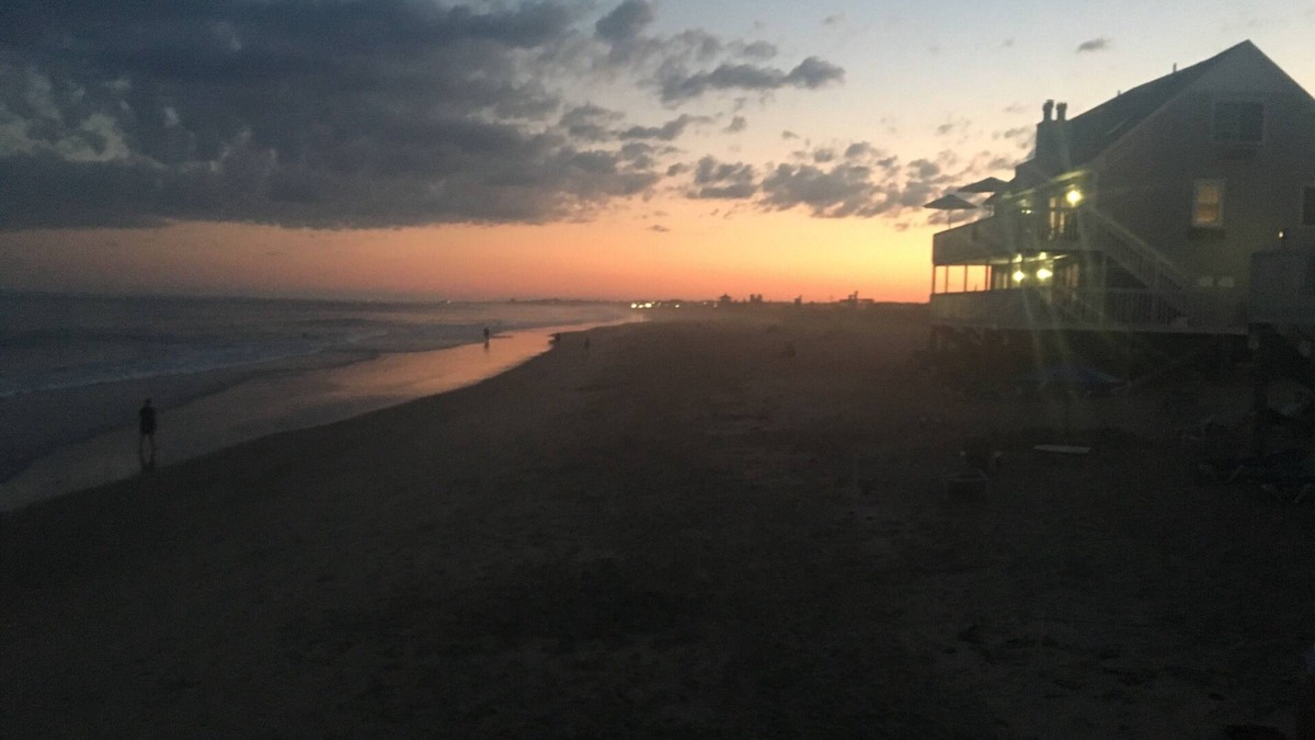 Misquamicut Condo | ON THE BEACH 2 bed 1 bath 350 feet of private beach on Misquamicut Beach