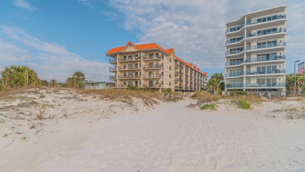 Belle Vista Condo | On The Beach! 2BR Condo