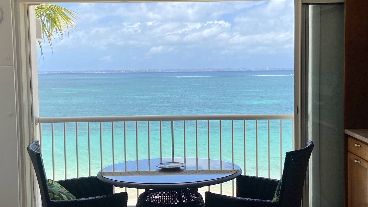 Grand Case Apartment | ON THE BEACH/AMAYSING VIEW!FEET IN THE SAND