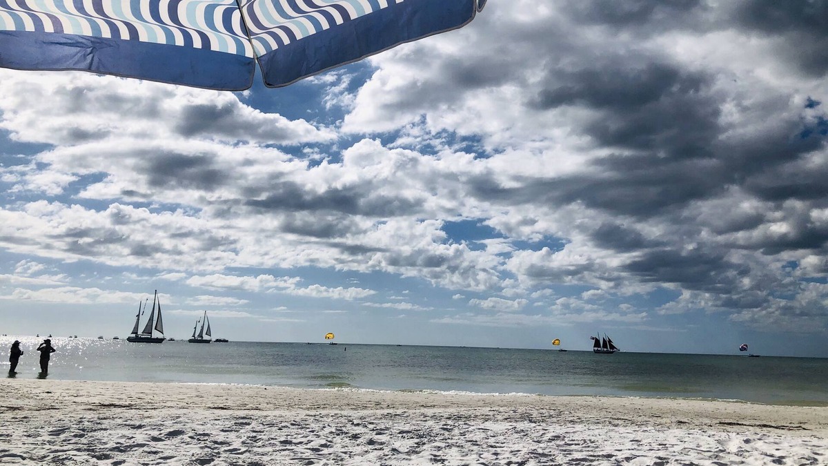 Belle Vista Apartment | On the Beach - Cozy Ground Floor Family Retreat, Patio, Yard, Beach Access