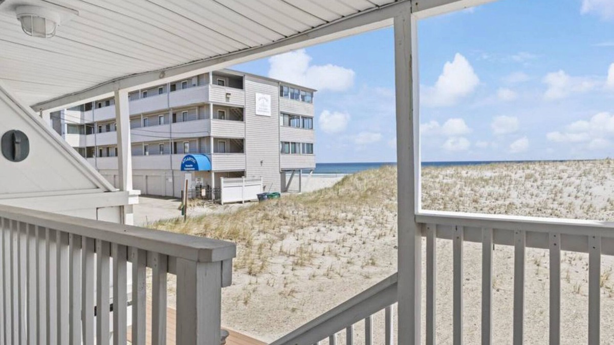 Hampton Condo | On the Beach-Dog Friendly 2BR Condo walk to the waves.