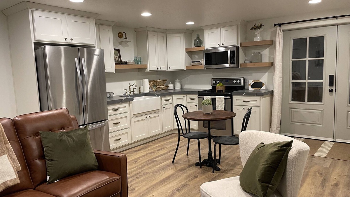 Saratoga Springs Apartment | On the door step of silicon slopes and just minutes from the mountains.