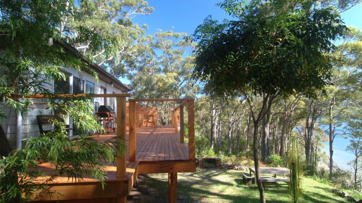 Smiths Lake House | On The Edge - Waterfront & Kayaks. Views. SPECIAL!