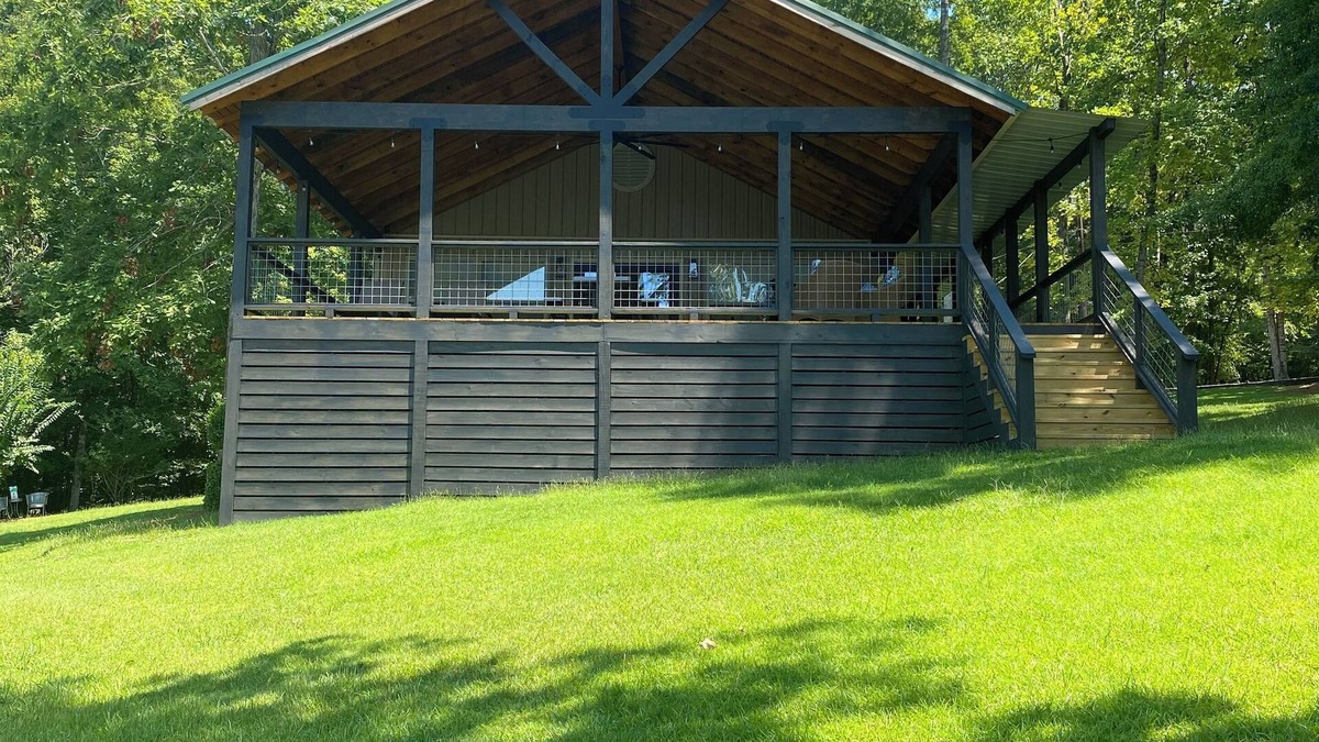 Dadeville Cabin | On the lake Moonbranch Hideaway Near restaurants, golf and AU football