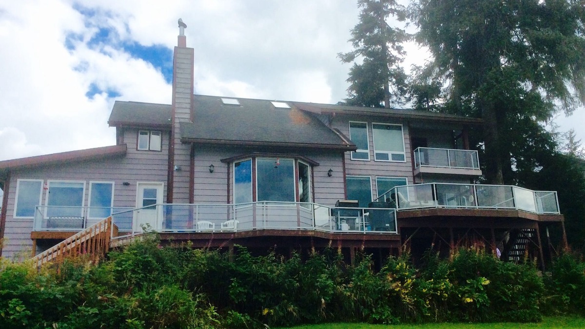 North Douglas Apartment | On the Mendenhall Wildlife Refuse - bird migration flyway, eagle nests.