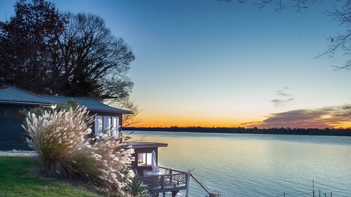 Bensalem House | On the River in beautiful Bucks County-near large wedding venues &historic sites