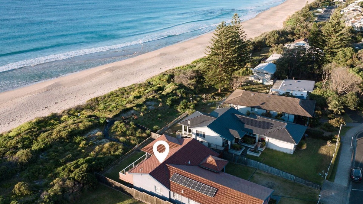 Mollymook Beach House | On The Sand at Mollymook Beach