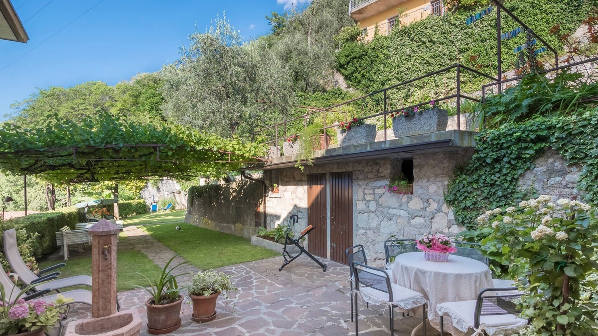 Brenzone sul Garda Apartment | On the shores of Lake Garda – Apartment Corte Faliva