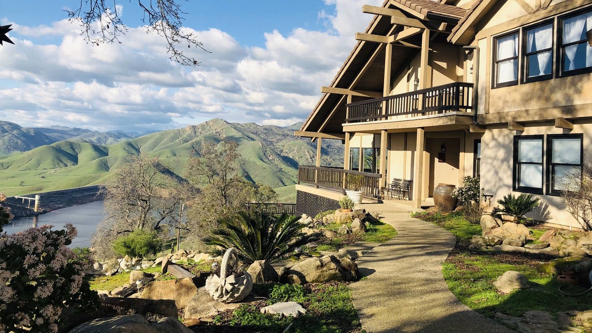 Lemon Cove House | On top of the world!!