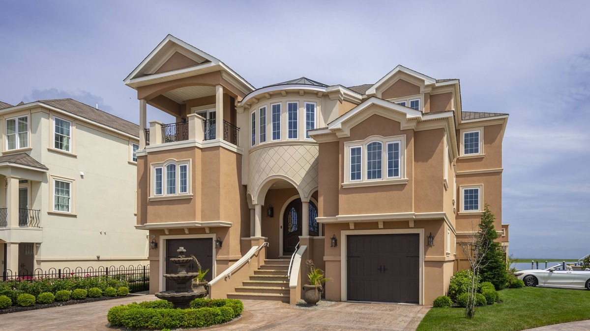 Brigantine House | On Water.Boat/Jet Skis/golf cart . Pool/Hot tub/IceSpa, huge decks, game rooms.