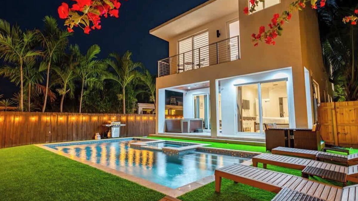 Downtown Hollywood House | One and only New Villa Heated Pool Jacuzzi