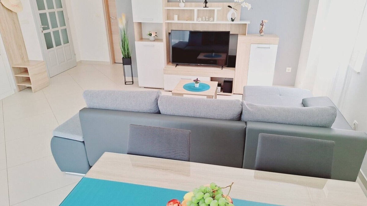 Kastel Stafilic Apartment | One Bedroom Apartment Enelani A2