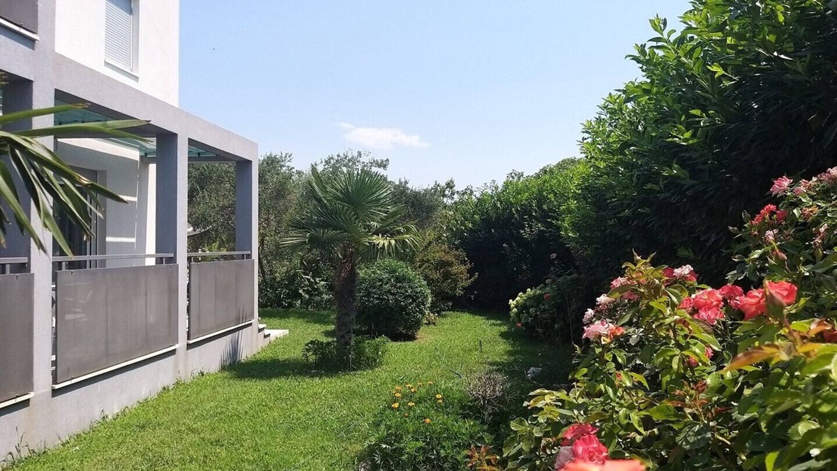 Kastel Stafilic Apartment | One Bedroom Apartment Enelani A1
