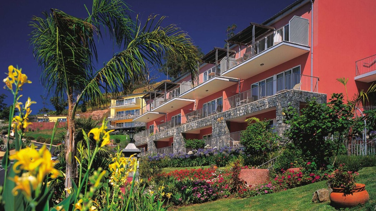 Camara de Lobos Apartment | One Bedroom Apartment with sea view at Cabo Girão - Free sport facilities