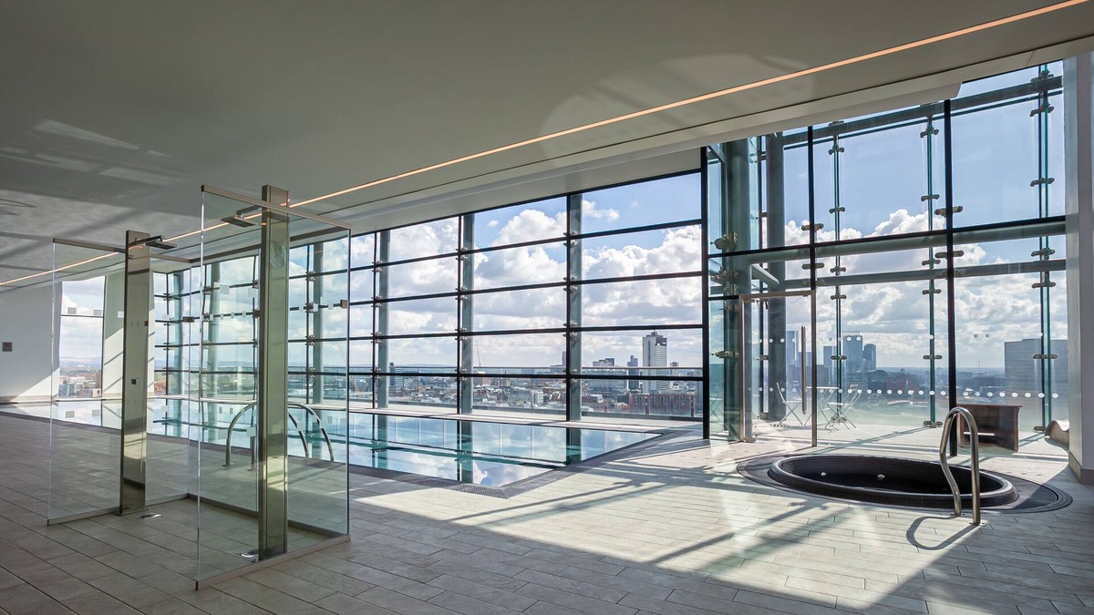 Manchester City Centre Apartment | One Bedroom Apartment in Central Manchester with pool and view