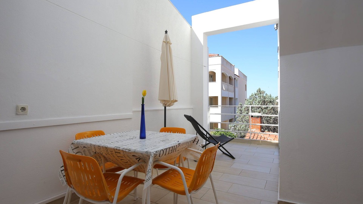 Baska Voda Apartment | One bedroom apartment with terrace and sea view Baška Voda, Makarska (A-2756-d)