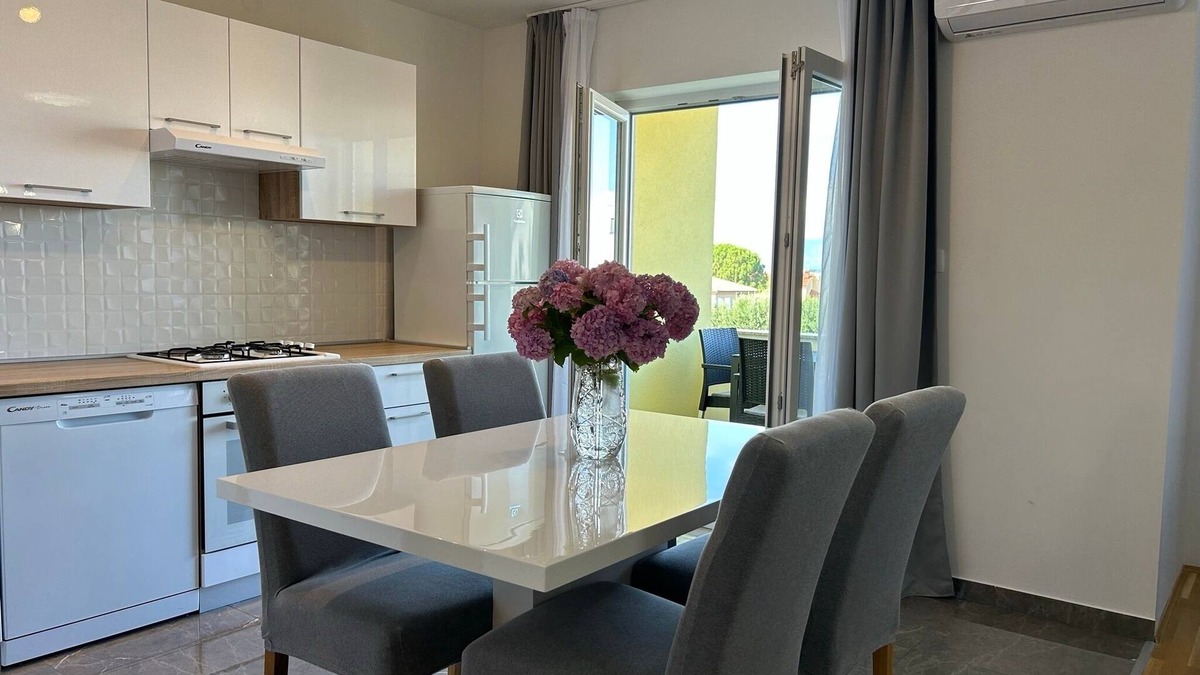 Porat Apartment | One bedroom apartment with balcony Porat, Krk (A-22186-a)