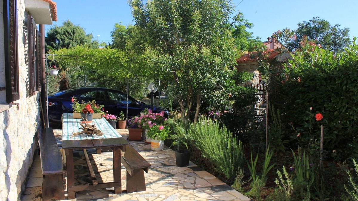 Punta Kriza Apartment | One bedroom apartment with balcony and sea view Punta križa, Cres (A-383-a)