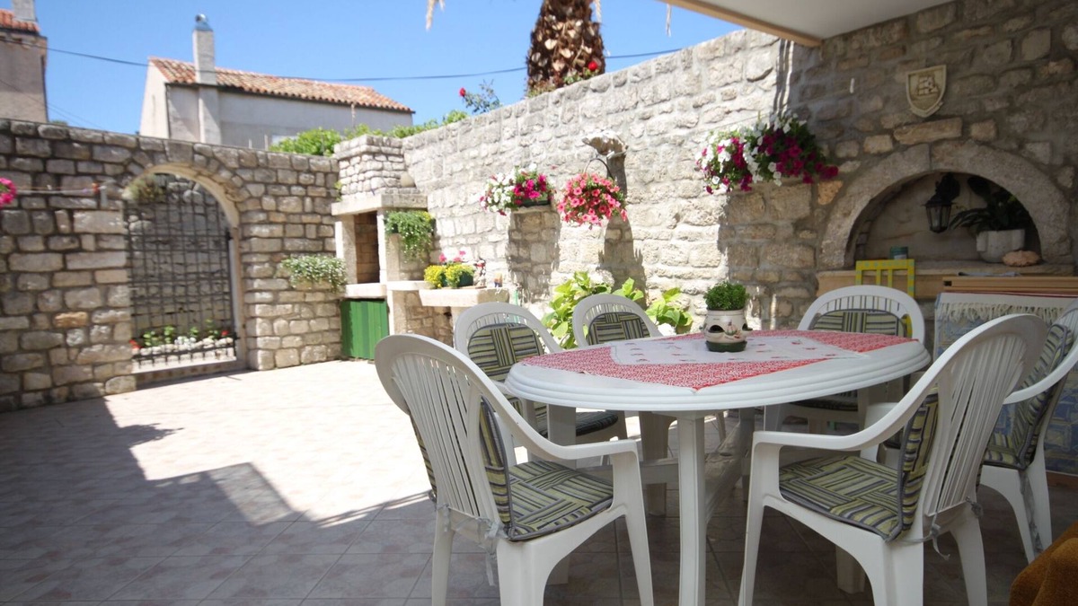 Osor Apartment | One bedroom apartment with terrace Osor, Lošinj (A-8088-a)