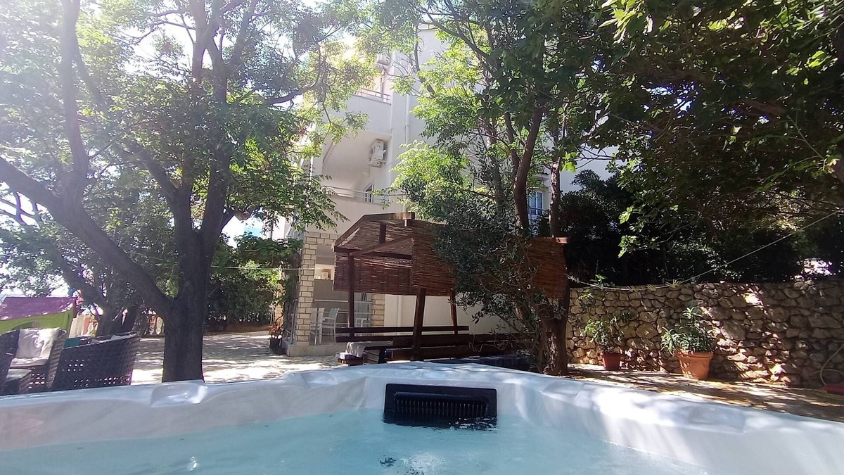 Vidalici Apartment | One bedroom apartment near beach Vidalići, Pag (A-18936-a)