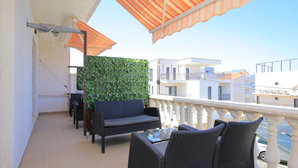 Slatine Apartment | One bedroom apartment with terrace and sea view Slatine, Čiovo (A-16131-b)