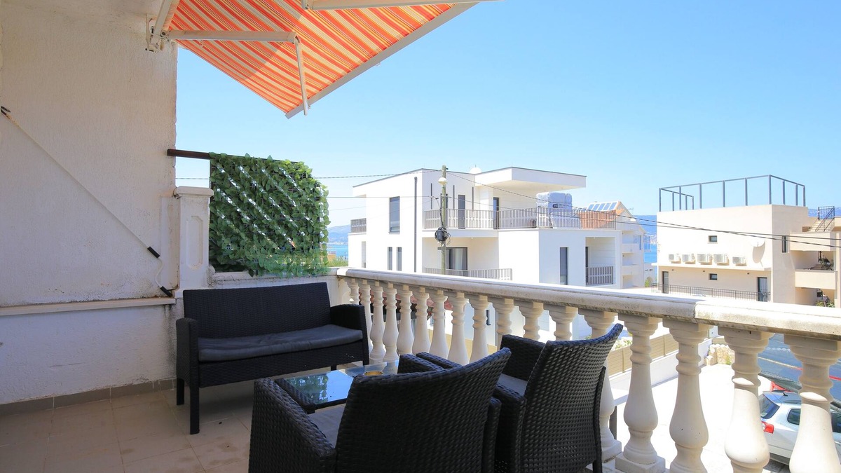 Slatine Apartment | One bedroom apartment with terrace and sea view Slatine, Čiovo (A-16131-c)