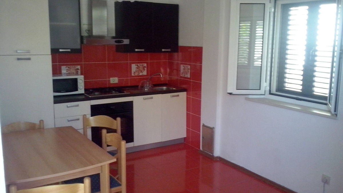 Sumartin Apartment | One bedroom apartment with air-conditioning Sumartin, Brač (A-11658-a)