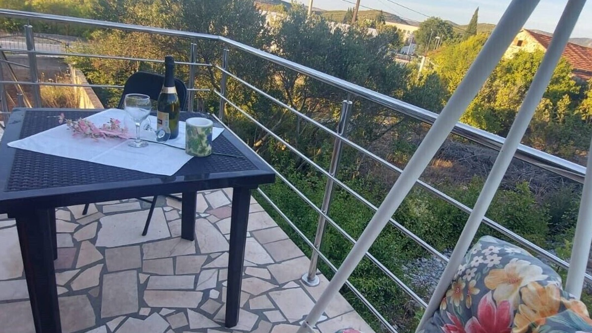 Primosten Apartment | One-bedroom apartment in the countryside