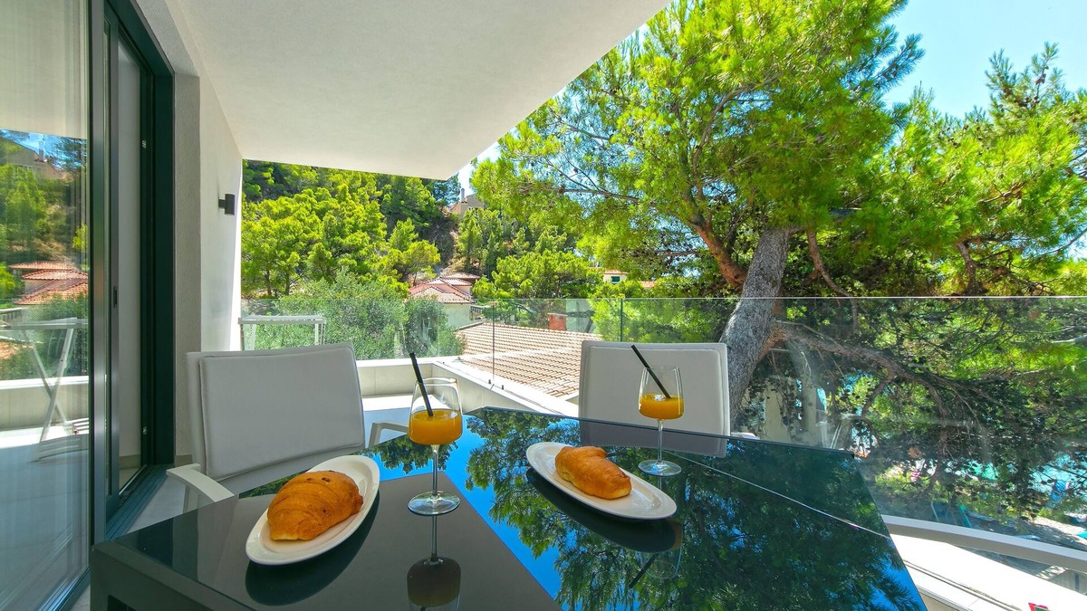 Brela Apartment | One bedroom apartment near beach Brela, Makarska (A-6007-f)