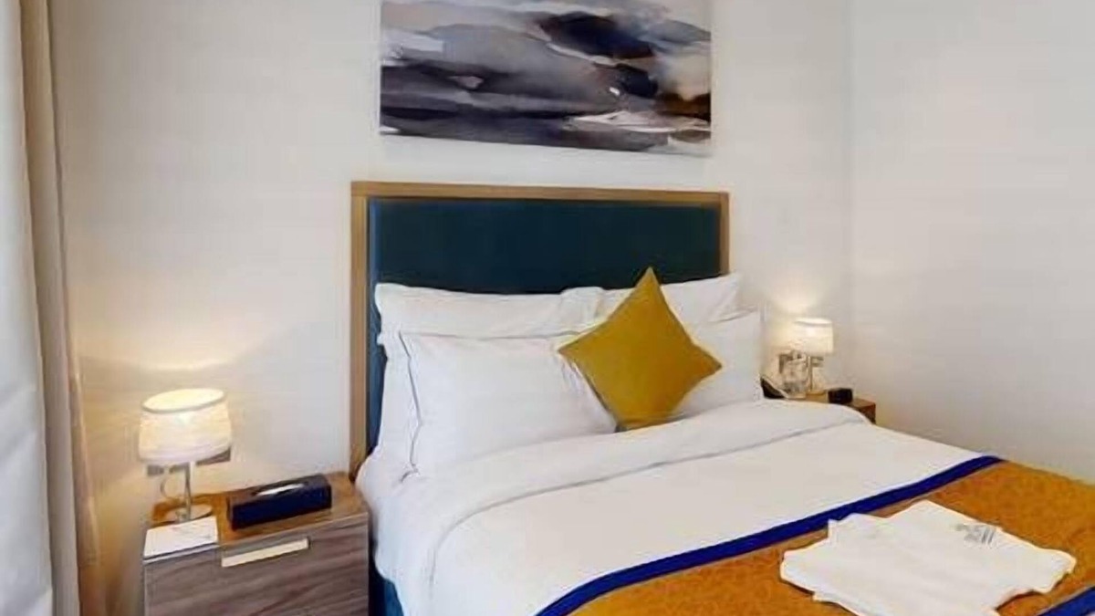 Al Mankhool Apartment | One Bedroom Apartment Near Al Maya Supermarket By Luxury Bookings