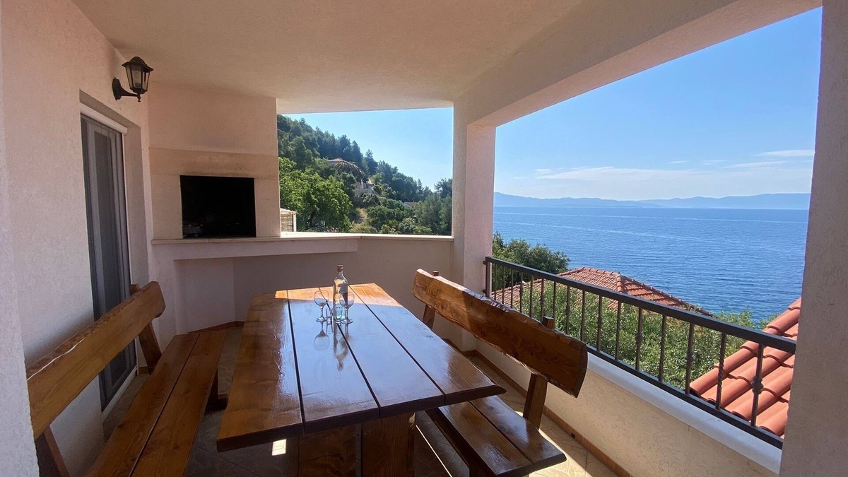 Gdinj Apartment | One bedroom apartment near beach Cove Tvrdni Dolac, Hvar (A-12655-a)