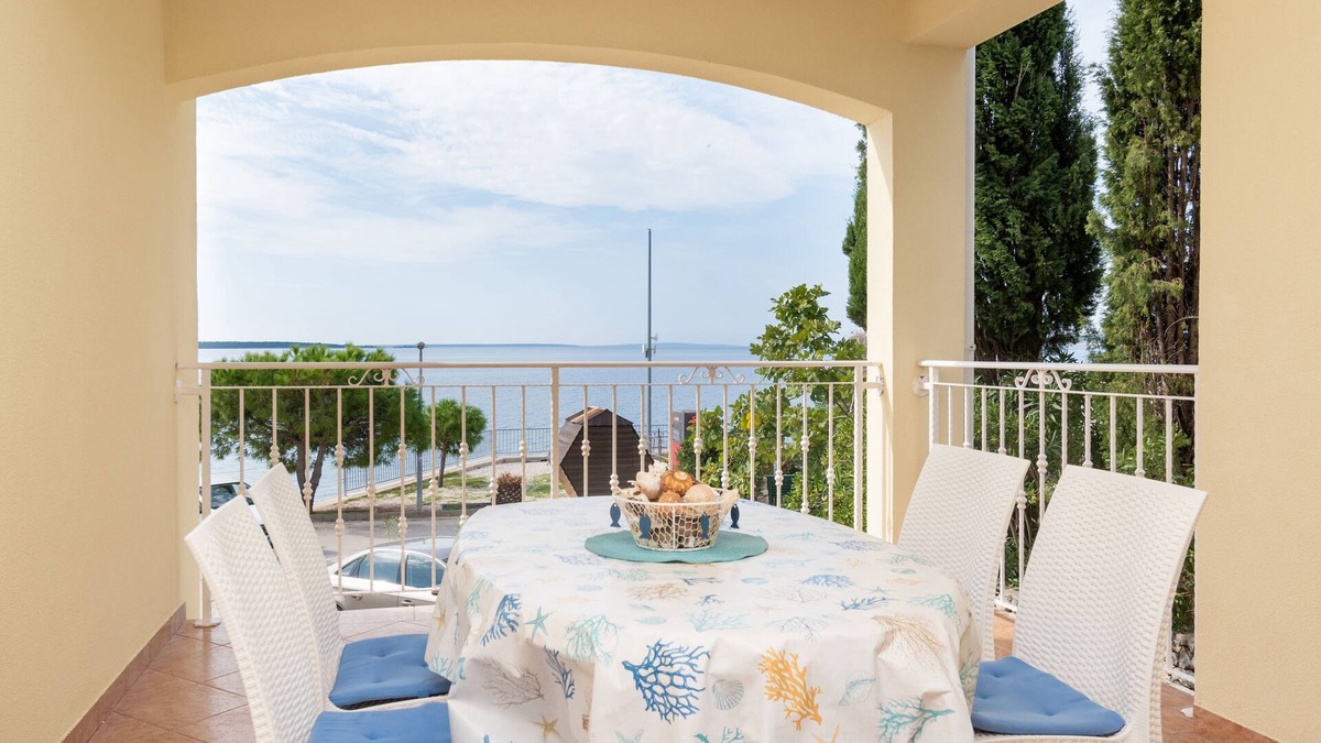 Mandre Apartment | One bedroom apartment near beach Mandre, Pag (A-4092-a)