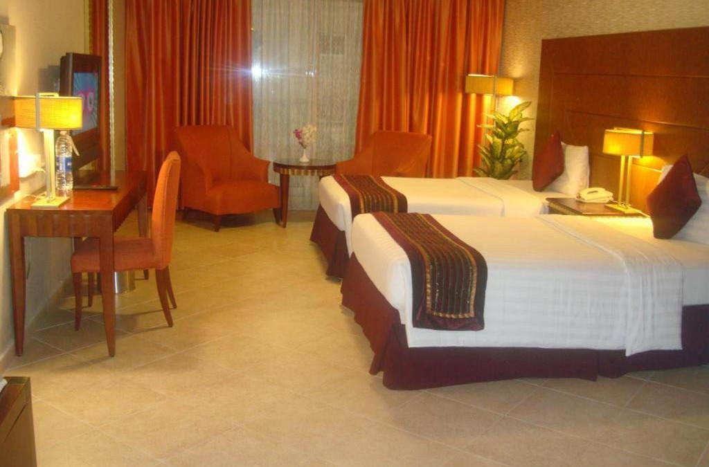 Al Mankhool Apartment | One Bedroom Apartment Near day To Day Al Karama By Luxury Bookings
