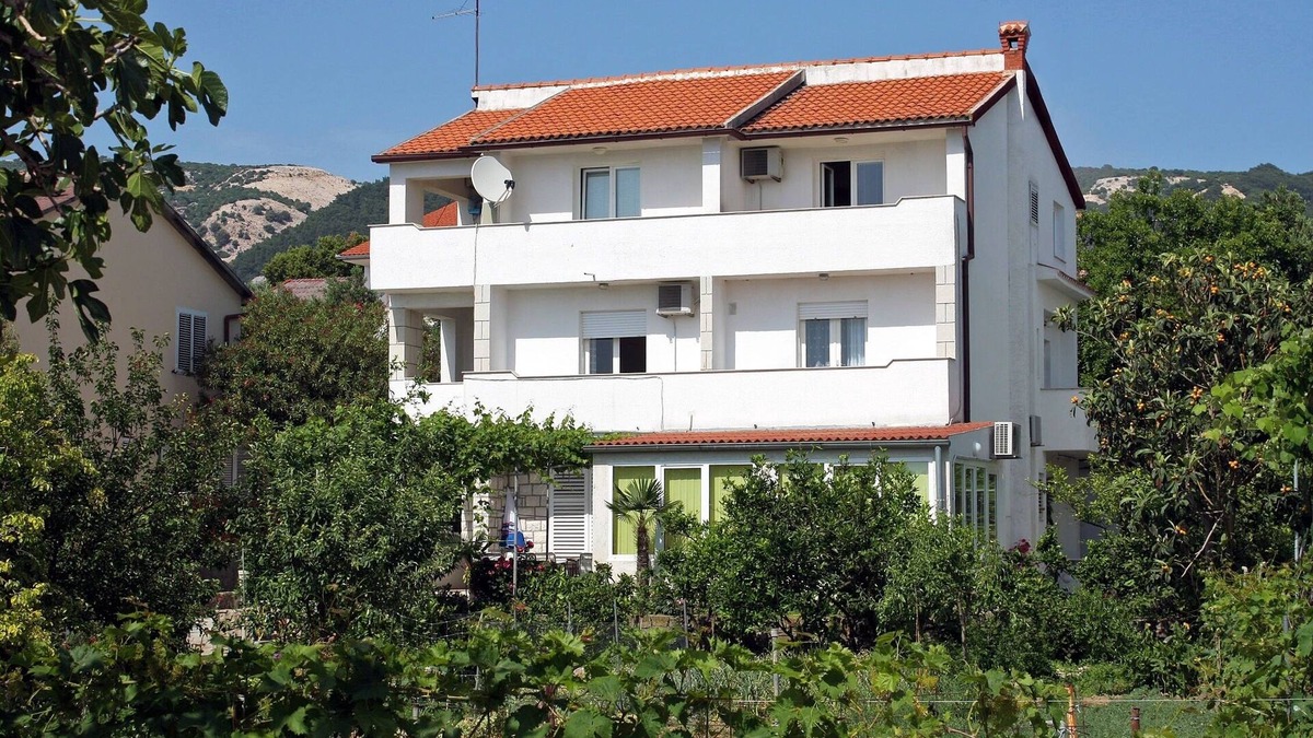 Banjol Apartment | One bedroom apartment near beach Banjol, Rab (A-2008-b)