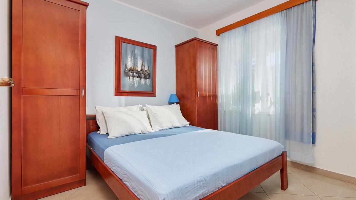 Tomicici Apartment | One bedroom apartment next to the beach