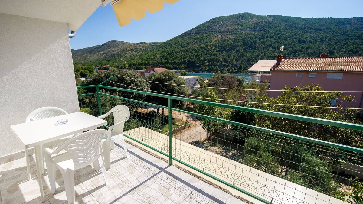 Grebastica Apartment | One bedroom apartment with balcony and sea view Grebaštica, Šibenik (A-14317-a)