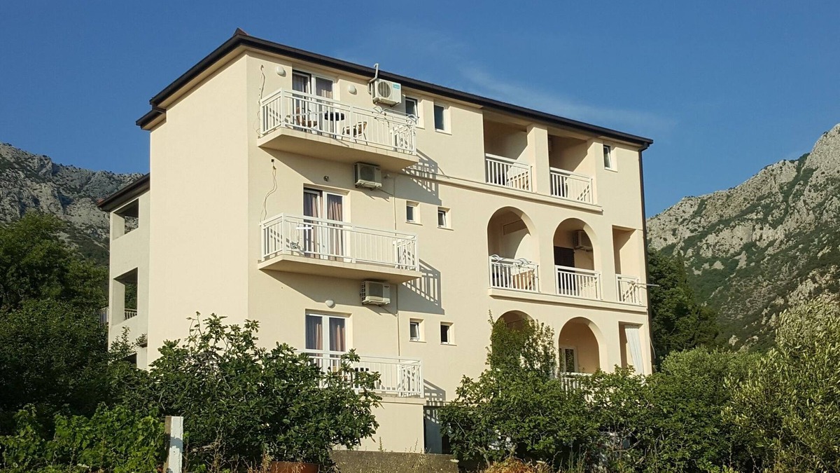 Gradac Apartment | One bedroom apartment with balcony and sea view Gradac, Makarska (A-6724-a)