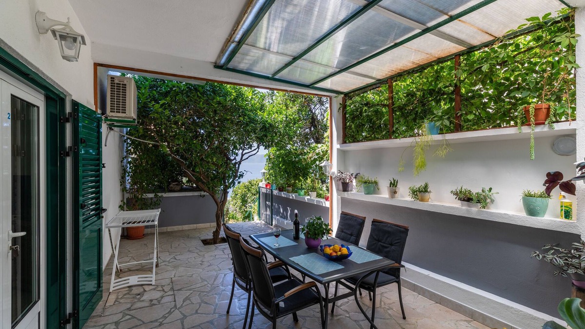 Brist Apartment | One bedroom apartment with terrace and sea view Brist, Makarska (A-22463-b)