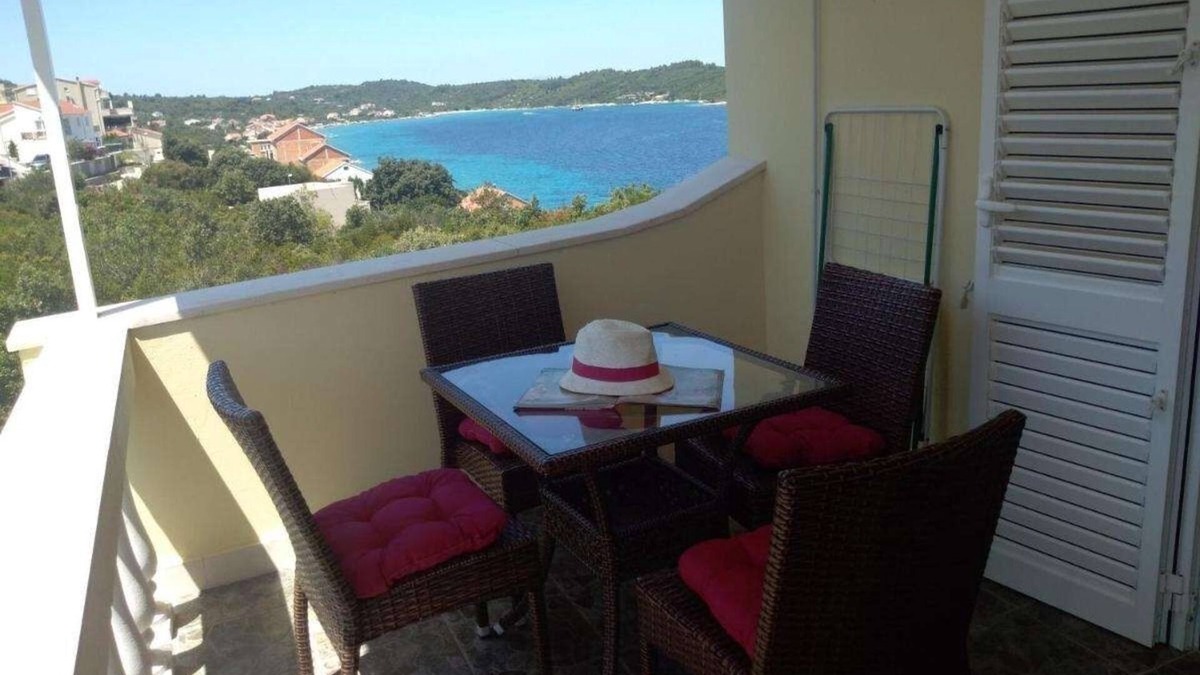 Kneza Apartment | One bedroom apartment with balcony and sea view Kneža, Korčula (A-23421-b)