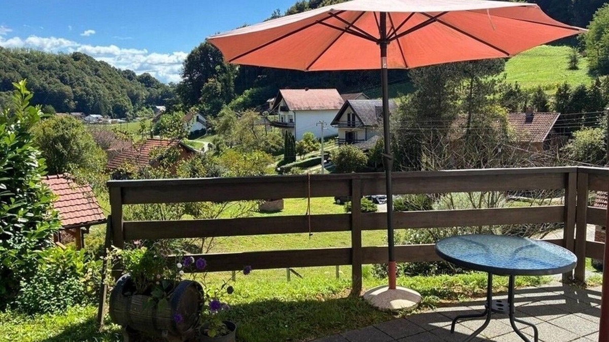 Tuheljske Toplice Apartment | One bedroom apartment with terrace Tuheljske Toplice, Zagorje (A-24875-a)