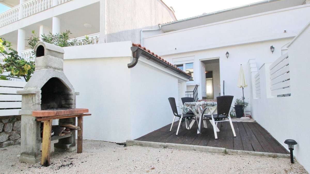 Baska Apartment | One bedroom apartment with terrace Baška, Krk (A-19215-b)