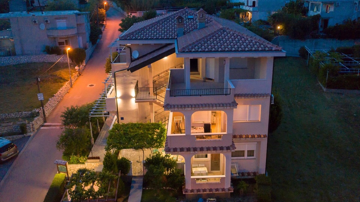 Lopar Apartment | One bedroom apartment with terrace Lopar, Rab (A-18388-b)