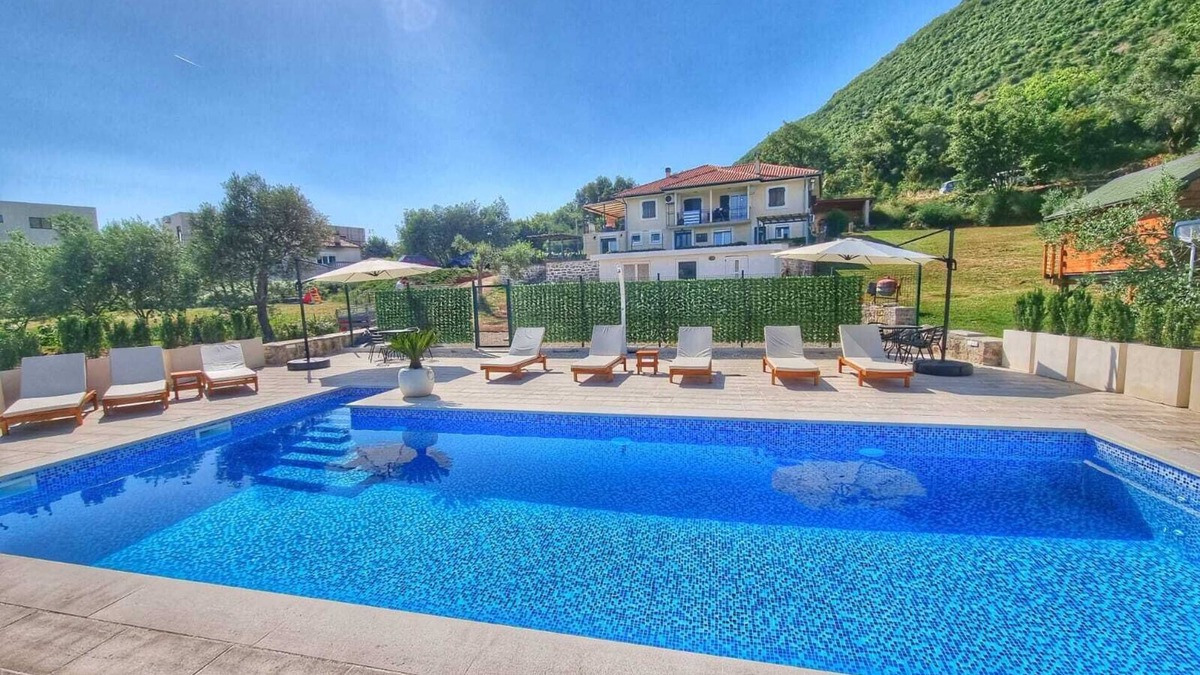 Denovici Apartment | One bedroom apartment with pool and amaizing view