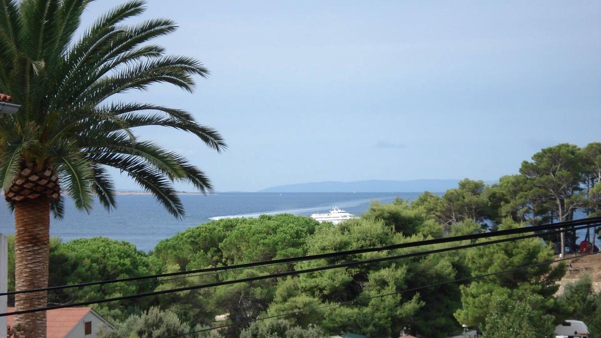 Banjol Apartment | One bedroom apartment with terrace and sea view Banjol, Rab (A-14134-b)